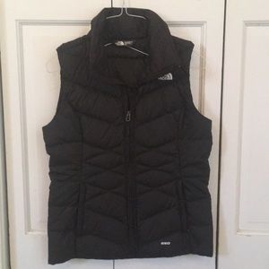 Never worn North Face Aconcagua Vest 550 S/P